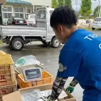 角田市内へ出張見積もりに伺うスタッフ