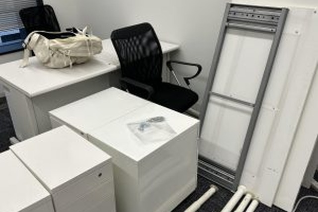 オフィス家具・事務用品（スチールデスク・書庫・オフィスチェアなど）